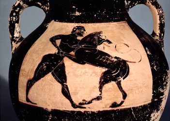 Herakles zápasící s nemejským lvem, detail z atické amfory s černou postavou (keramika)