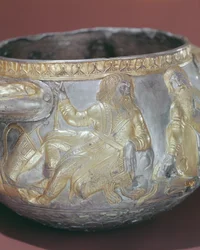 Šálek s vyobrazením skythských vojáků (stříbrně zlacený) (detail 343629)