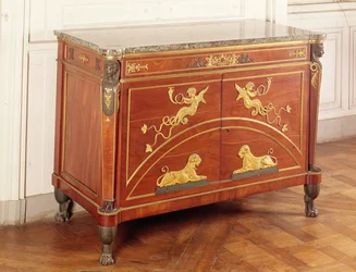 Komoda v salonu Hortense de Beauharnais (1783-1837) (dřevo, mramor a bronz)