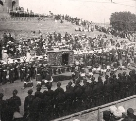 Státní nosítka v královském průvodu, Dillí, Indie, 1912.