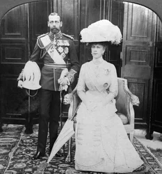 King George V 1865-1935 a Queen Mary 1867-1953, začátek 20. století.