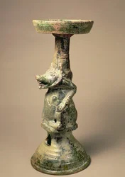 Raně čínská keramická lampa, hrobový artefakt, dynastie Chan, 25-220 n. l. (keramika)