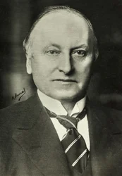 Portrét lorda Georgese Curzona (foto)