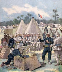Francouzští vojáci otevírají novoroční dárkové krabičky v Dahomey, Afrika, 1892