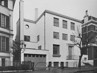 Exteriér - Dům pro Denyse Lowsona, Esq., Upper Phillimore Gardens, Londýn, 1939