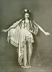 Athénská žena módy př.n.l. 600-468, 1924.