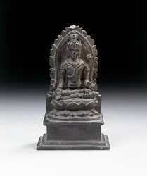 Jávská postava Padmapani, konec 9. století (bronz)