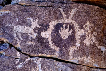 Petroglyfy (skalní umění) Anasaziů v Novém Mexiku.