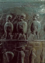 Prehistorické umění: detail válečníků. Situla, bronzová pyxide 500 př. nl (doba železná) z nekropole Certosa. Ztlumit. 32 cm Bologna, Civico Museo Archeologico