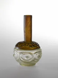 Láhev, c. 9. století (sklo)