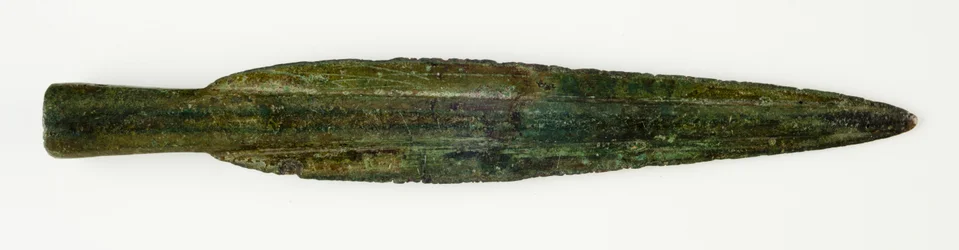 Spearhead, 8. století př. n. l. (litý bronz)