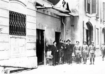 První sídlo fašistické strany v Miláně na Via Paolo da Cannobio. sd. 20. léta 20. století.