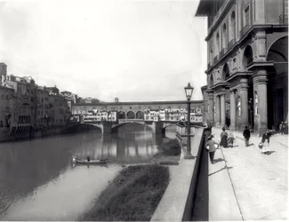Ponte Vecchio a fasáda Uffizi