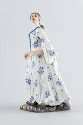 ženská postava (porcelán)