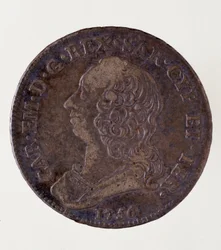 Stříbrná italská mince (půl ECU) ze Sardinského království: Vláda Carla Emmanuela III. Savojského (1701-1773). 1756. Průměr. 3,7 cm Neapol, archeologické muzeum