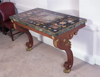 Stolová deska zobrazující přístav Livorno podle návrhu Antonia Ciocciho (fl. 1722-92) (pietra dure) (pár viz 316265)