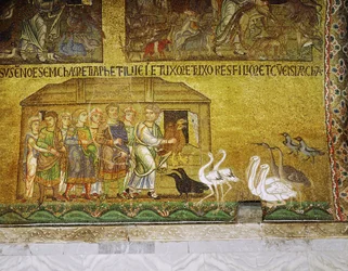 Zatímco jeho rodina čeká na nalodění, Noe pomáhá zvířatům vstoupit na archu... (mozaika)