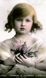 Blossoms of Childhood No.3: Heather, začátek 20. století.