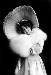 Marie Studholme 1875-1930, anglická herečka, 1900.