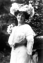 Marie Studholme 1875-1930, anglická herečka, 1900.