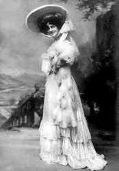 Marie Studholme 1875-1930, anglická herečka, 1904.