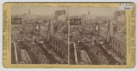 Pohled na východ od soudní budovy po požáru v Chicagu v roce 1871