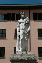 Socha Herkula od Jacopo Sansovino, Brescello, provincie Emilia Romagna, Itálie