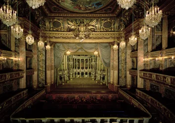 Interiér opery, dokončené roku 1770 (restaurováno 1952-71)