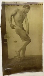 Studie modelu mužského aktu, stojícího a při pohledu ze strany, v ateliéru Jacquese de Lalaing