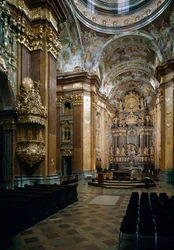 Vnitřní pohled na benediktinský kostel v Melku podle návrhu architekta Jakoba Prandtauera (1660-1726), fresky od Johanna Michaela Rottmayra (1656-1730). Melk, Rakousko