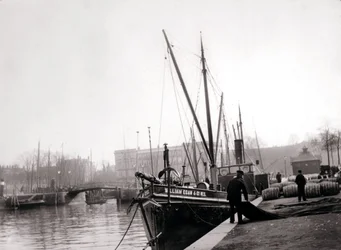 Kanálové lodě, Rotterdam, 1898.