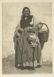 Kamera: A Gypsy - Granada, 1914.