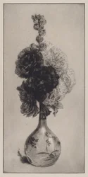 Hollyhocks ve váze s dlouhým hrdlem