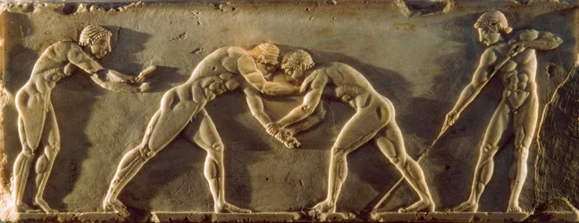 Starověcí řečtí atleti vyobrazení na basreliéfu ze 6. století př. n. l. Národní archeologické...