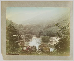 Yumoto Hakone, prefektura Kanagawa (ručně kolorovaná černobílá fotografie)
