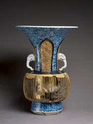 Váza Birdcage, c.1720 (kombinovaná média)