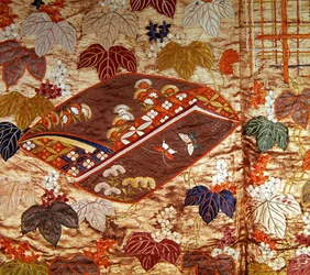 Detail roucha Noh (satén)