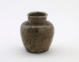Malá čajová dóza pro komerční použití, Shigaraki, prefektura Shiga, éra Meiji (keramika)