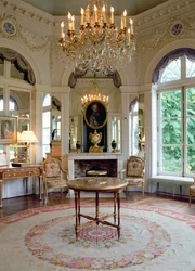 Osmiúhelníkový salon hraběnky de Provence
