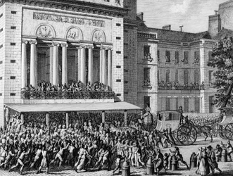 Francouzská revoluce: Revoluční lidé zavírají 12. července pařížskou operu