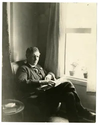 Llewelyn Powys, kolem 1905-40 (želatinová stříbrná fotografie)