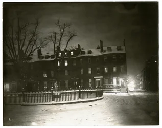 Louisburg Square, Boston Jenny Lind žila v rohovém domě, Boston, USA, kolem roku 1902-10 (želatinová stříbrná fotografie)
