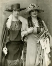 Paní Coolidge a její přítelkyně paní Frances Parkinson Keyes, 1924