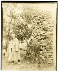 Paní Jane Deeter Rippin, ředitelka skautek v Camp Andrea, Briarcliff, NY, kolem 1926-27 (želatinová stříbrná fotografie)