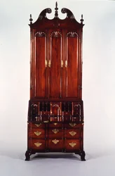 Dřevěný stůl a knihovna Nicholas Brown Chippendale, cca 1760-70 (mahagon)