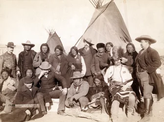 Indiánští náčelníci a američtí úředníci v Pine Ridge, 1891