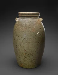 Churn, c. 1850-1883 (alkalická glazovaná kamenina)