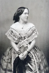 Clara Novello (1818-1908), rytina D. J. Pounda podle fotografie z knihy "The Drawing-Room of Eminent Personages, Volume 2", vydané v Londýně roku 1860.