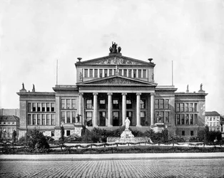 Divadlo komedie, Schiller Platz, Berlín, 1893.