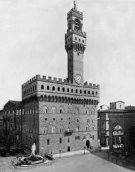 Palazzo Vecchio ve Florencii (černobílá fotografie)